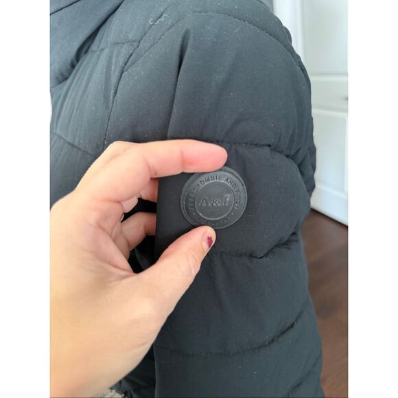 Abercrombie & Fitch Stretch Lightweight Hooded Puffer Jacket Black Small - Picture 4 of 8